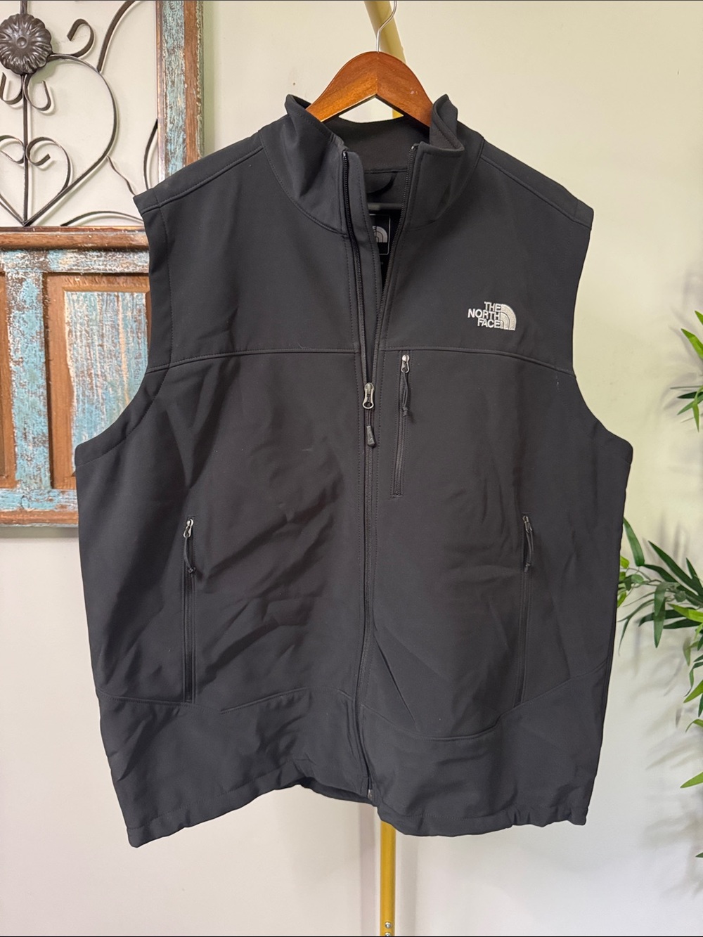The North Face Black Softshell Men’s Vest EUC XXL